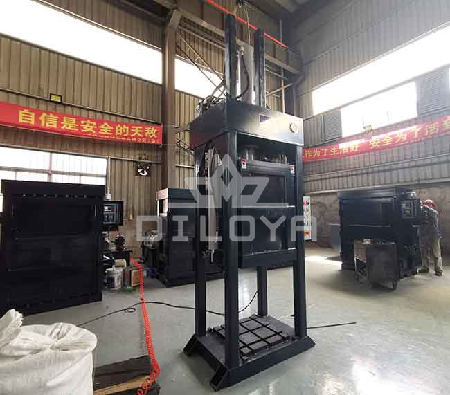 Hydraulic Baler Machine For Clothes