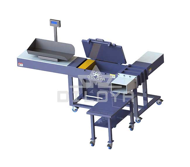 Rag cloth packing with baling press